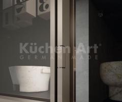 Salle de Bains Contemporaine : Vasque Céramique, Miroirs Rétroéclairés, et Colonnes en Rovere Moka - 3