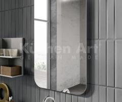 Salle de bains minimaliste avec miroir R80 | Design rigoureux et fonctionnel - 4