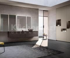 Salle de bains design avec vasque Blade en céramique Cenere et miroirs Aurora rétroéclairés - 2